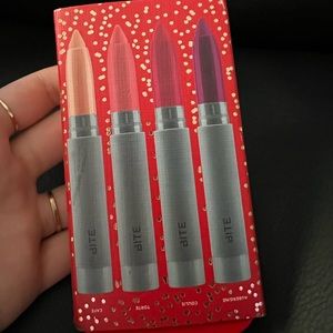 Best bite rewind lip crayon set